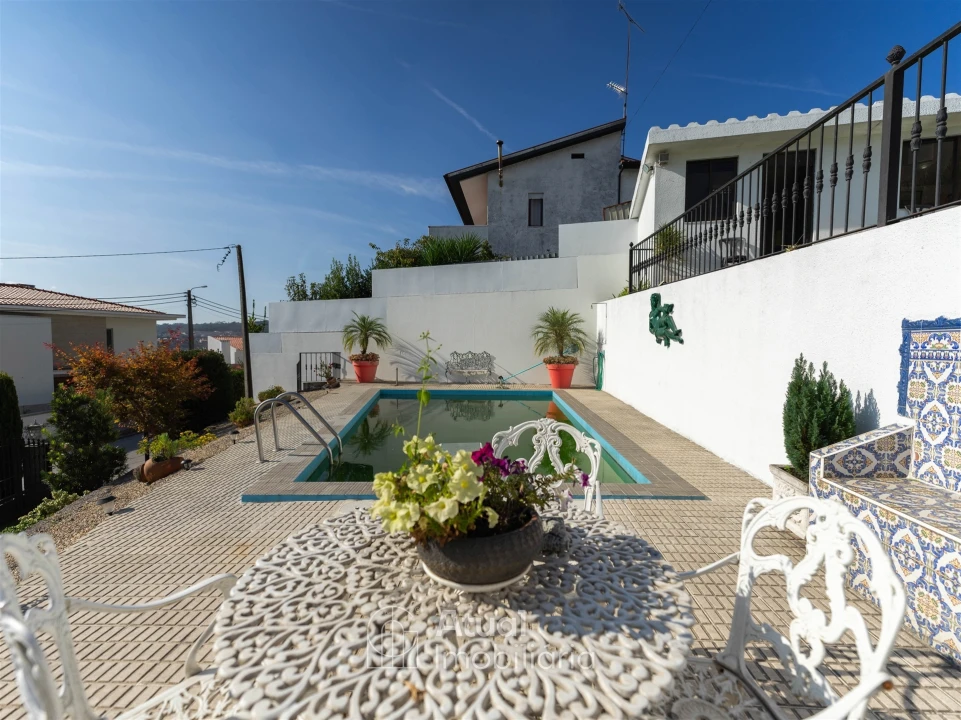 Moradia T4 para Arrendamento em Caldas de Vizela (São Miguel e São João) Foto 42