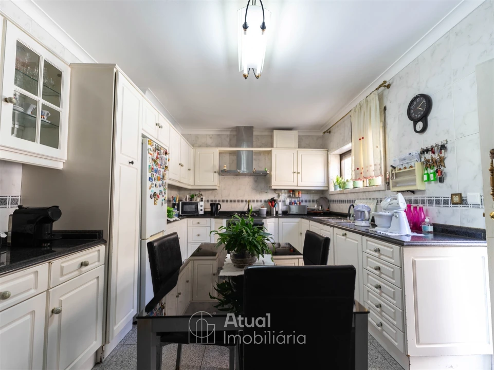 Moradia T4 para Arrendamento em Caldas de Vizela (São Miguel e São João) Foto 10