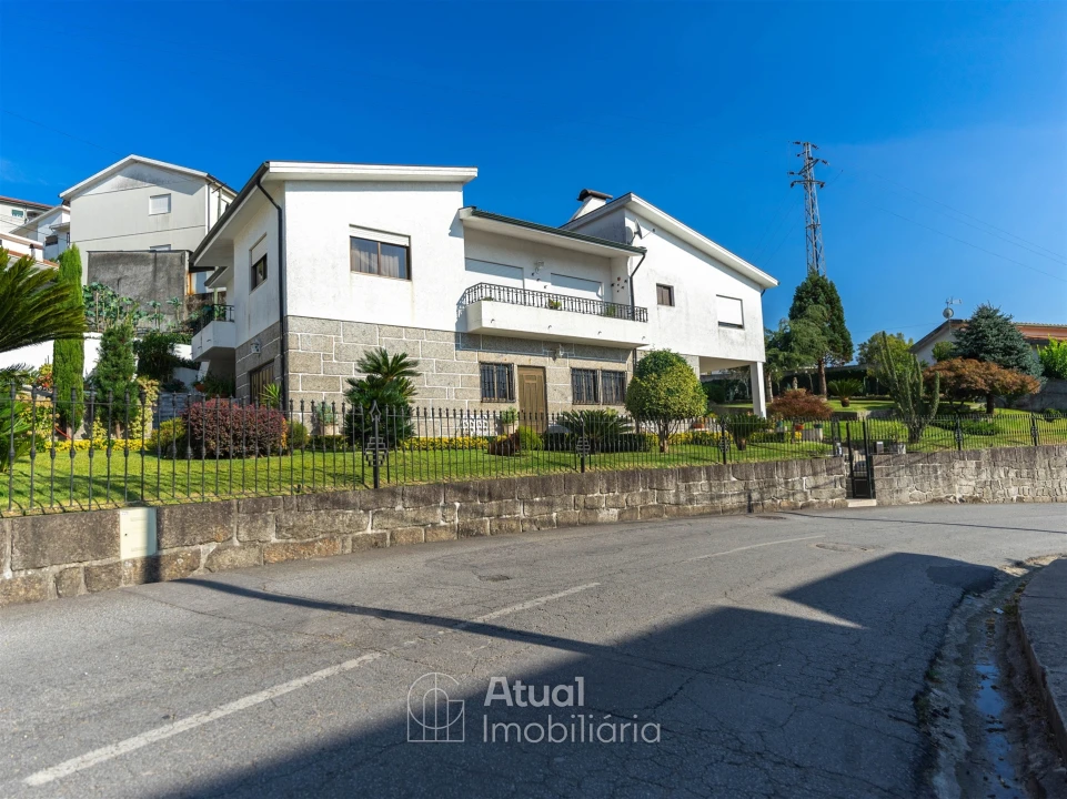 Moradia T4 para Arrendamento em Caldas de Vizela (São Miguel e São João) Foto 45