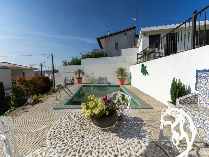 Moradia T4 para Arrendamento em Caldas de Vizela (São Miguel e São João) Foto 42