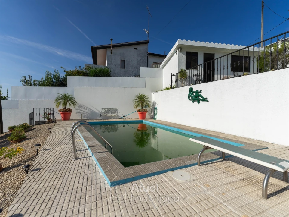 Moradia T4 para Arrendamento em Caldas de Vizela (São Miguel e São João) Foto 43