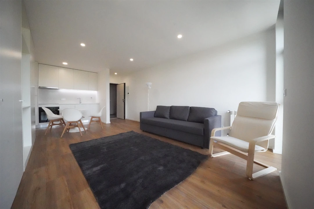 Apartamento T1 para Arrendamento em Azurem Foto 5