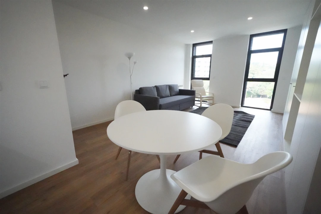 Apartamento T1 para Arrendamento em Azurem Foto 6