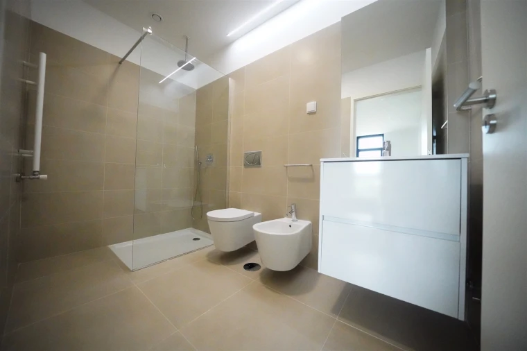 Apartamento T1 para Arrendamento em Azurem Foto 8