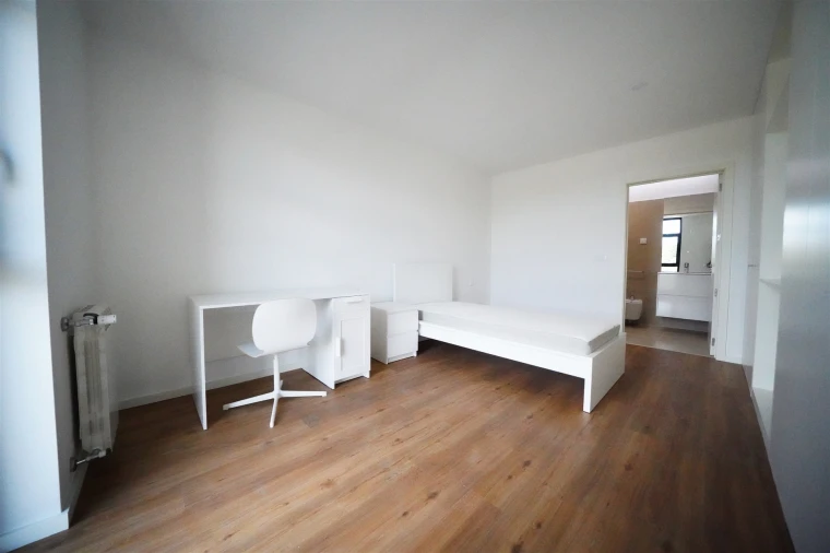 Apartamento T1 para Arrendamento em Azurem Foto 10