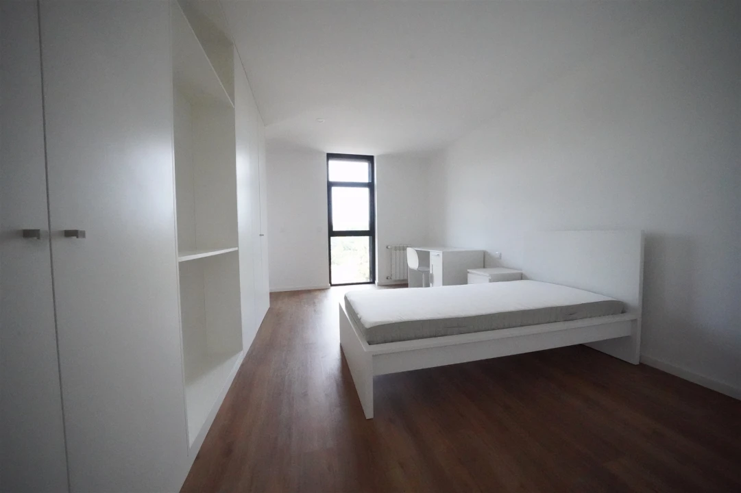 Apartamento T1 para Arrendamento em Azurem Foto 11