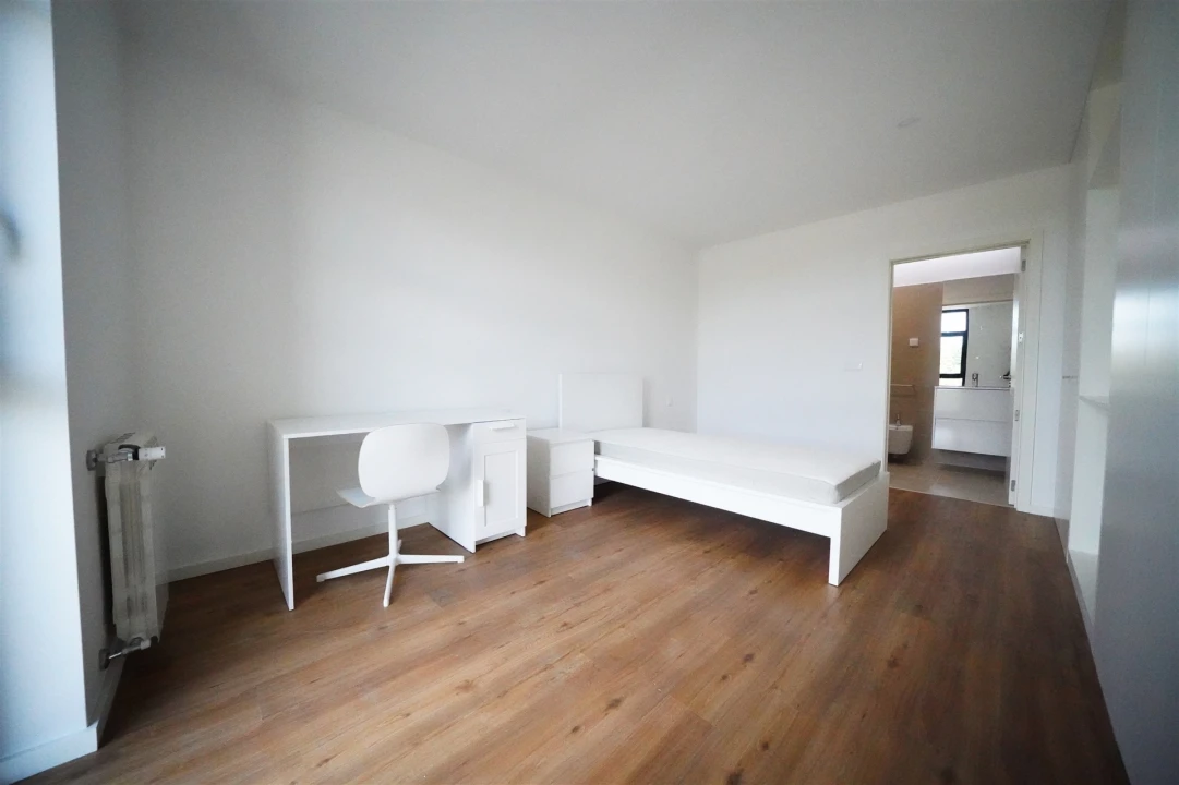 Apartamento T1 para Arrendamento em Azurem Foto 10