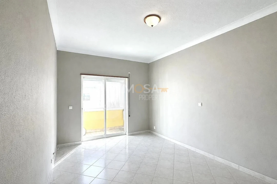 Apartamento T2 para Venda em Lagos (São Sebastião e Santa Maria) Foto 2