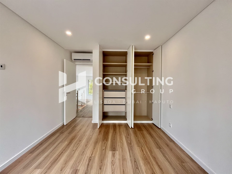 Moradia T3 para Venda em Sesimbra (Castelo) Foto 5