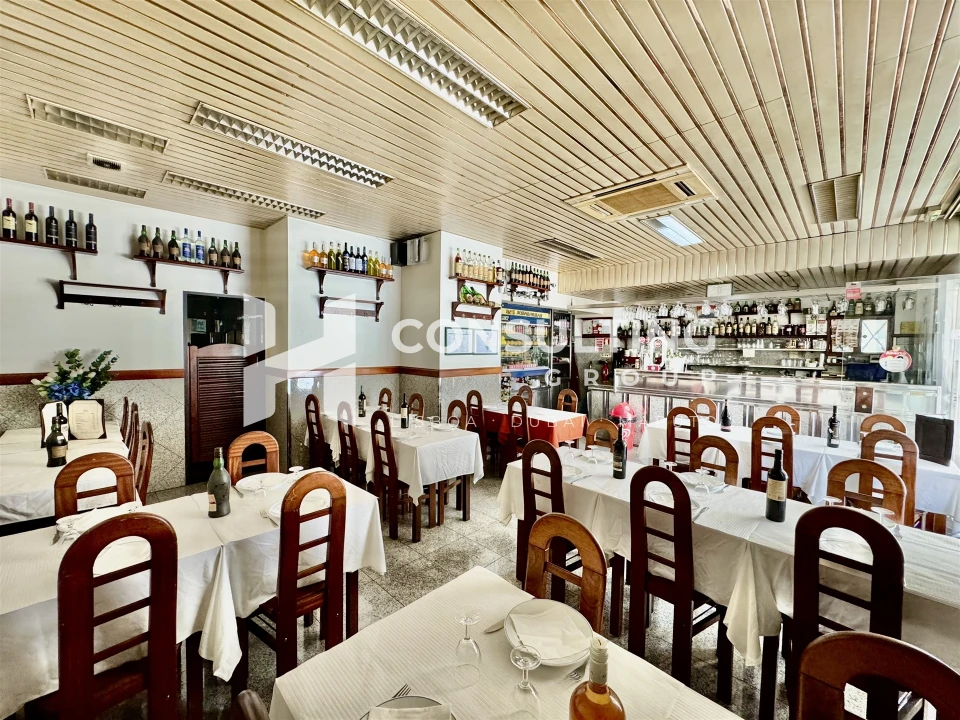 Loja para Trespasse em Mina de Água Foto 1