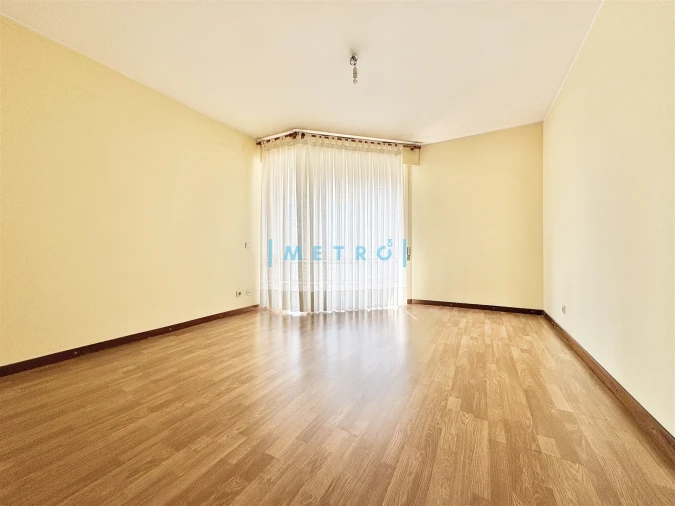 Apartamento T3 para Venda em Custóias, Leça do Balio e Guifões Foto 2