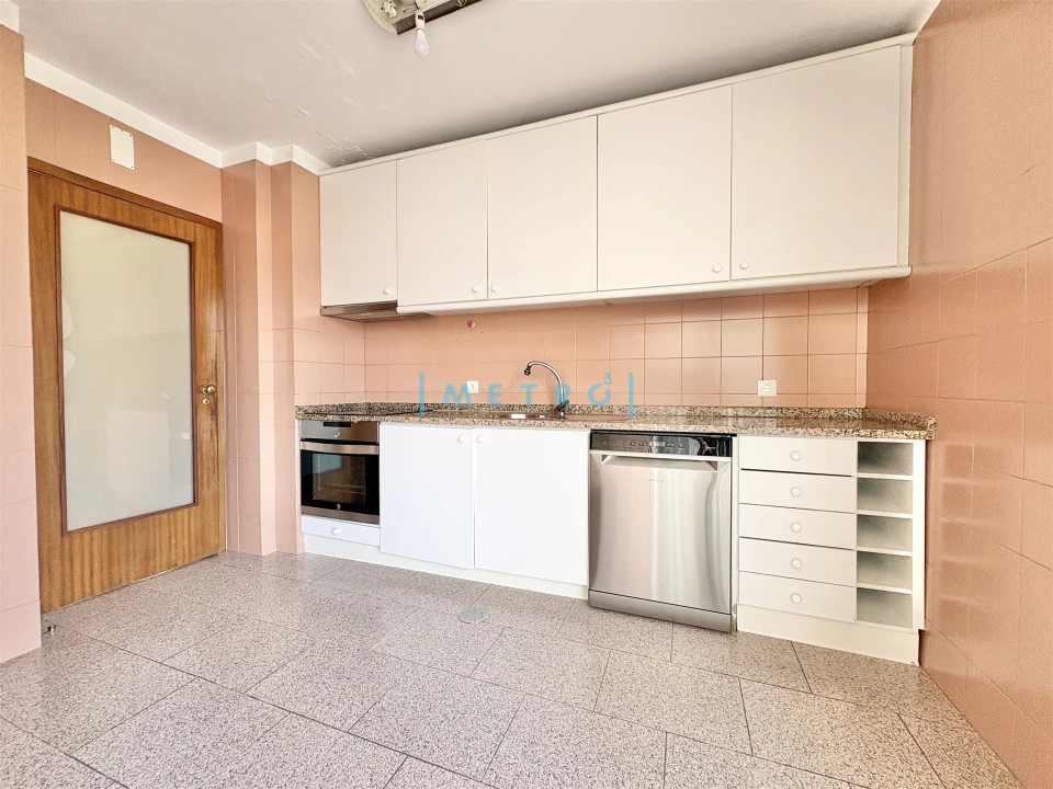 Apartamento T3 para Venda em Custóias, Leça do Balio e Guifões Foto 4