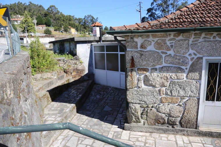 Moradia T3 para Venda em Sousela Foto 3