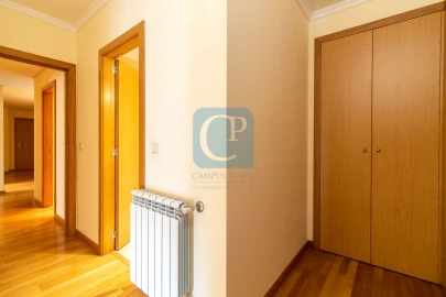 Apartamento T2 para Arrendamento em Ramalde