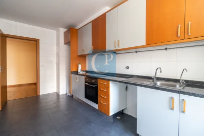 Apartamento T2 para Arrendamento em Ramalde