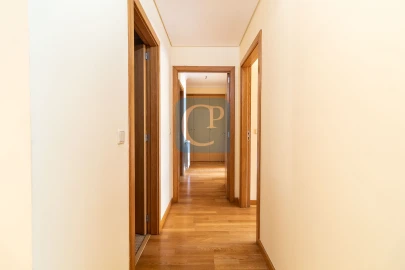Apartamento T2 para Arrendamento em Ramalde