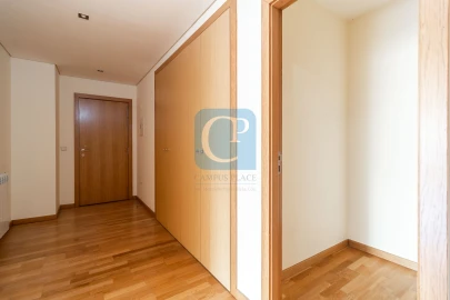 Apartamento T2 para Arrendamento em Ramalde
