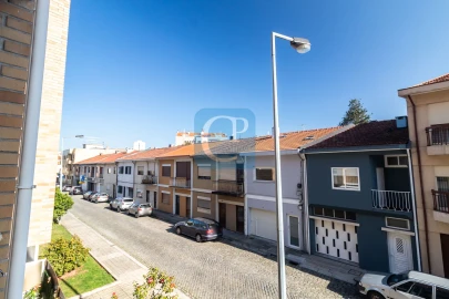 Apartamento T2 para Arrendamento em Ramalde