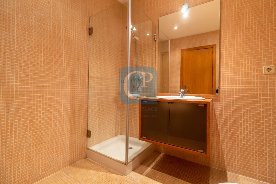 Apartamento T2 para Arrendamento em Ramalde Foto 23
