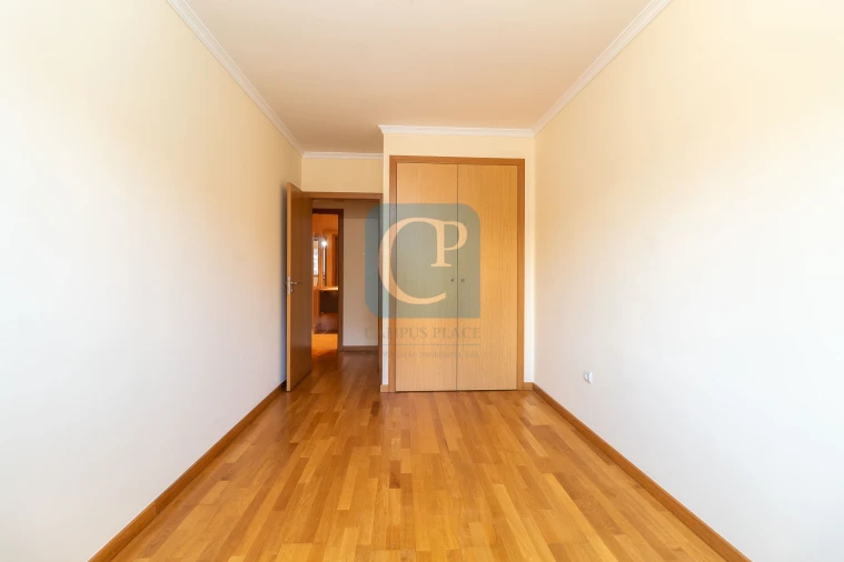 Apartamento T2 para Arrendamento em Ramalde Foto 18