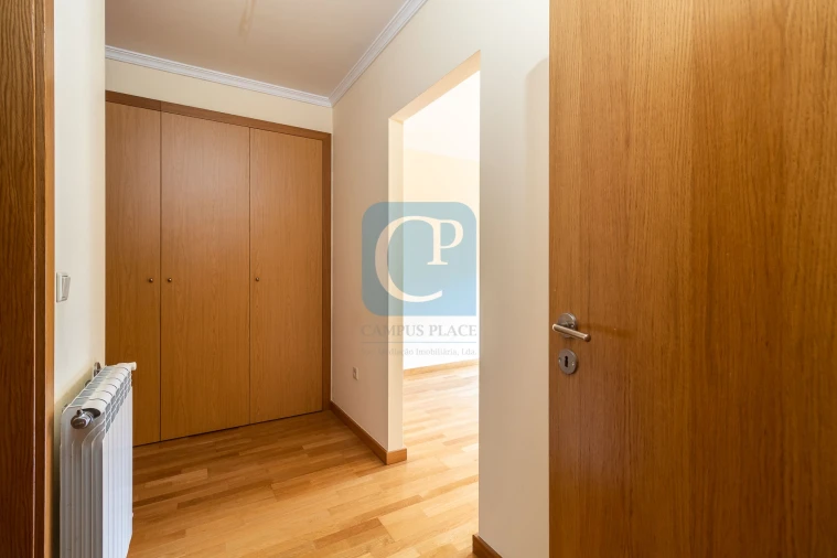 Apartamento T2 para Arrendamento em Ramalde Foto 10
