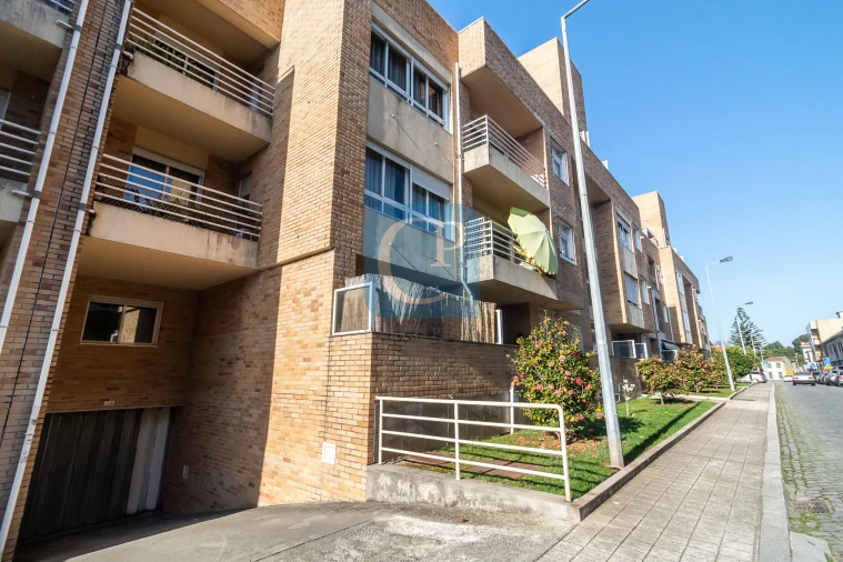 Apartamento T2 para Arrendamento em Ramalde Foto 28