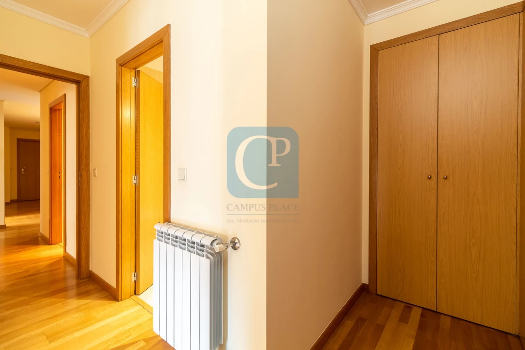 Apartamento T2 para Arrendamento em Ramalde Foto 11