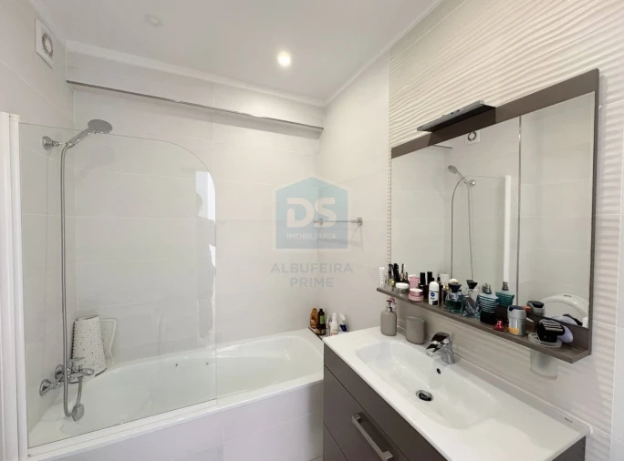 Apartamento T2 para Venda em Quarteira Foto 32