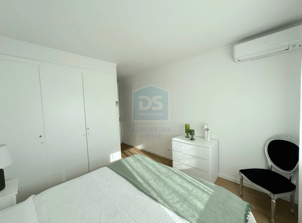 Apartamento T2 para Venda em Quarteira Foto 24