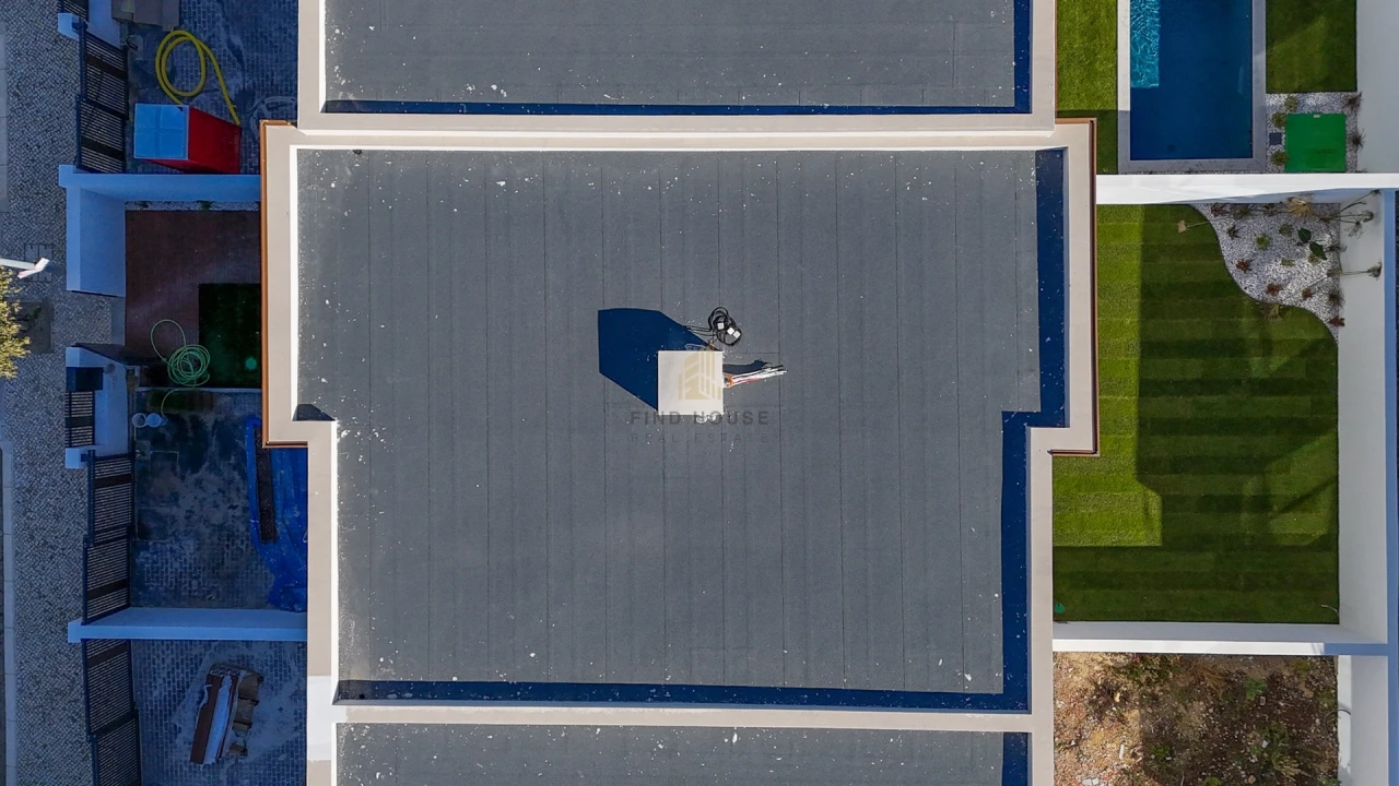 Moradia T4 para Venda em Rio de Mouro Foto 5