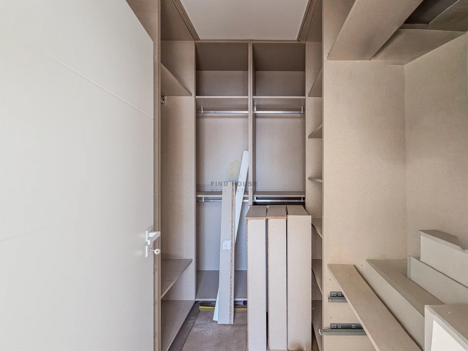 Moradia T4 para Venda em Rio de Mouro Foto 23