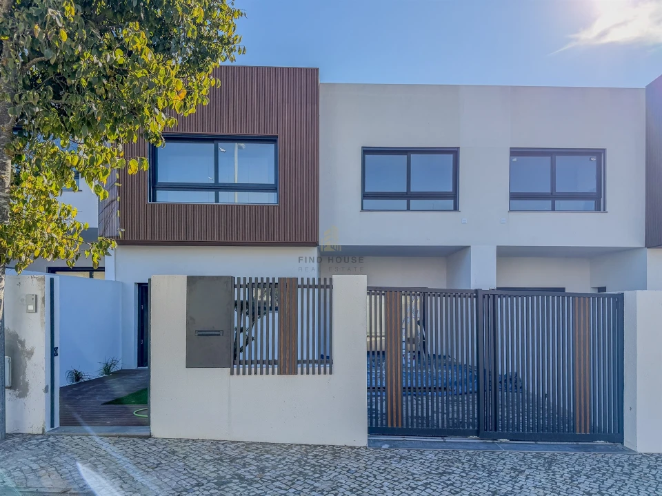 Moradia T4 para Venda em Rio de Mouro Foto 6