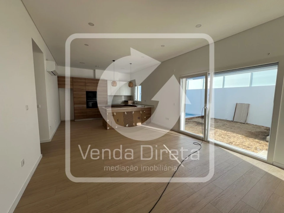 Moradia T4 para Venda em Fernao Ferro Foto 2