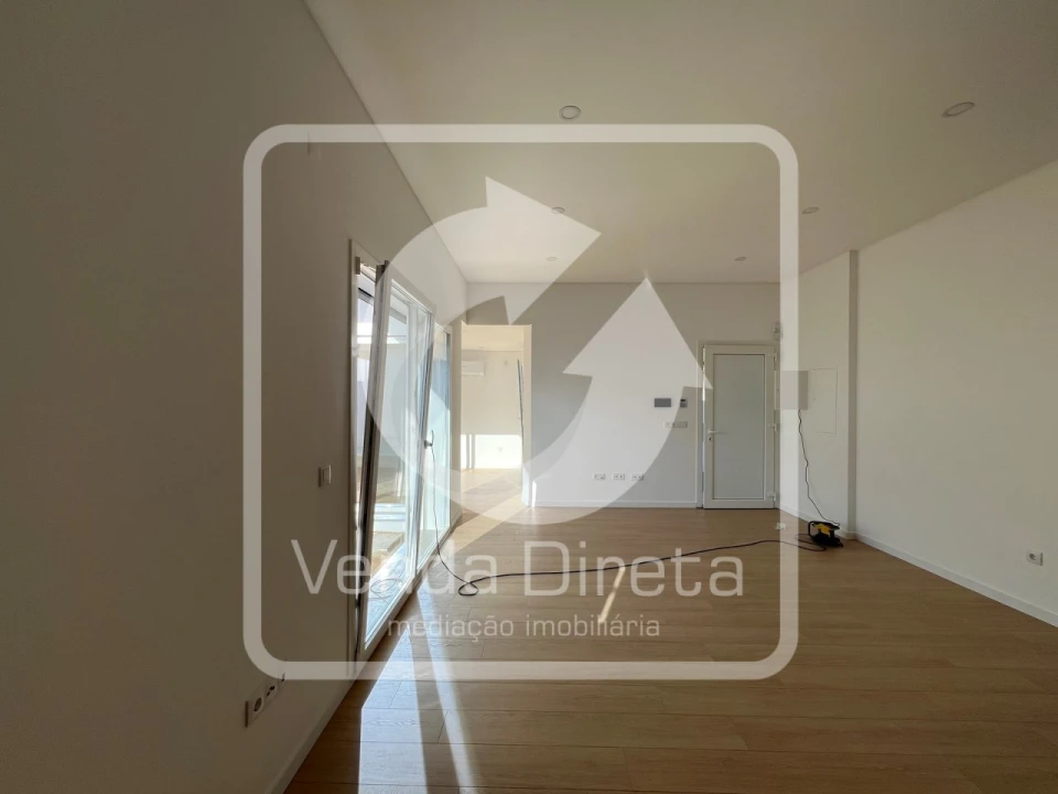 Moradia T4 para Venda em Fernao Ferro Foto 4