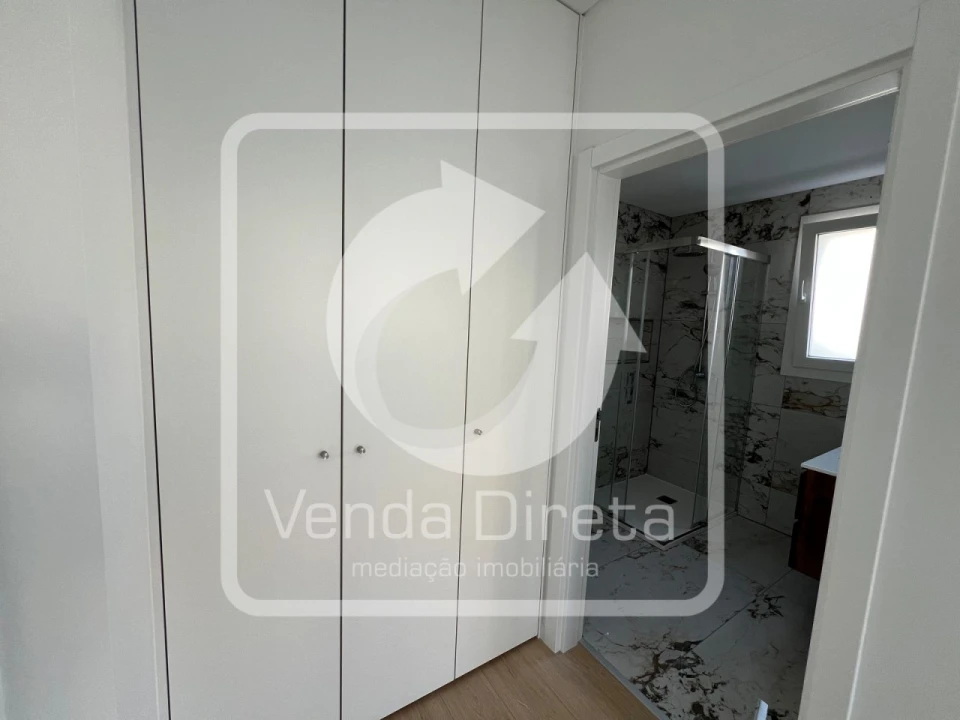 Moradia T4 para Venda em Fernao Ferro Foto 9