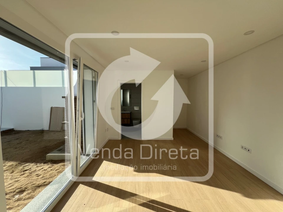 Moradia T4 para Venda em Fernao Ferro Foto 17