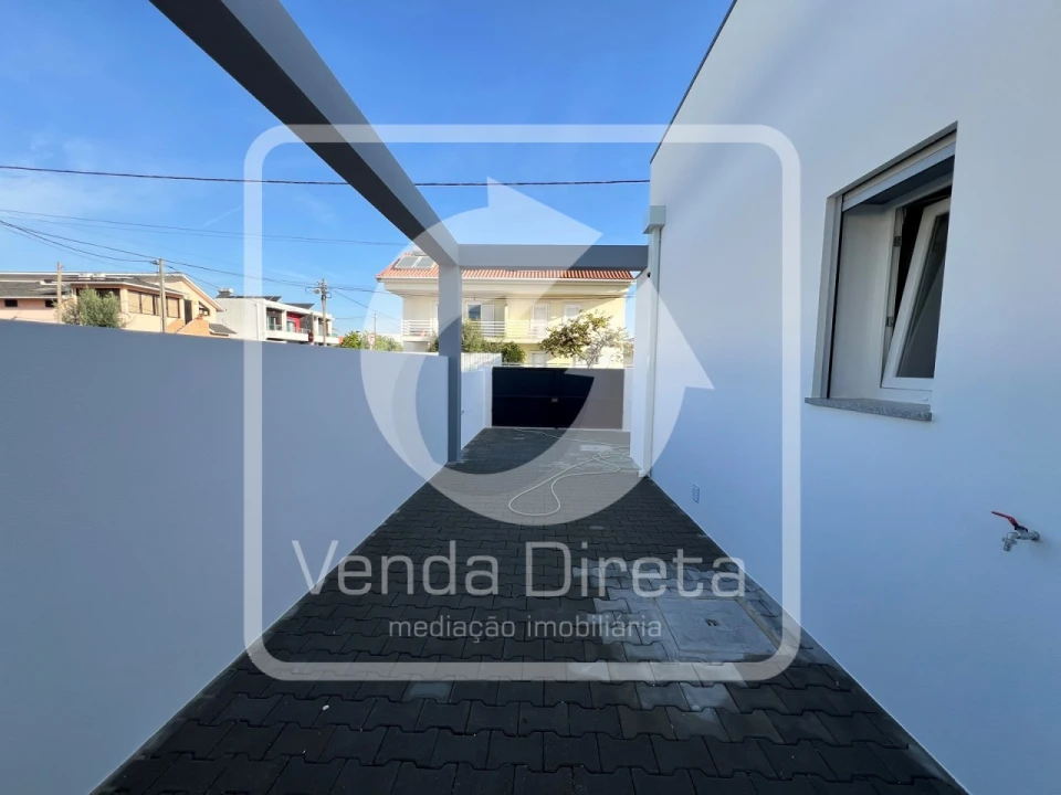 Moradia T4 para Venda em Fernao Ferro Foto 28