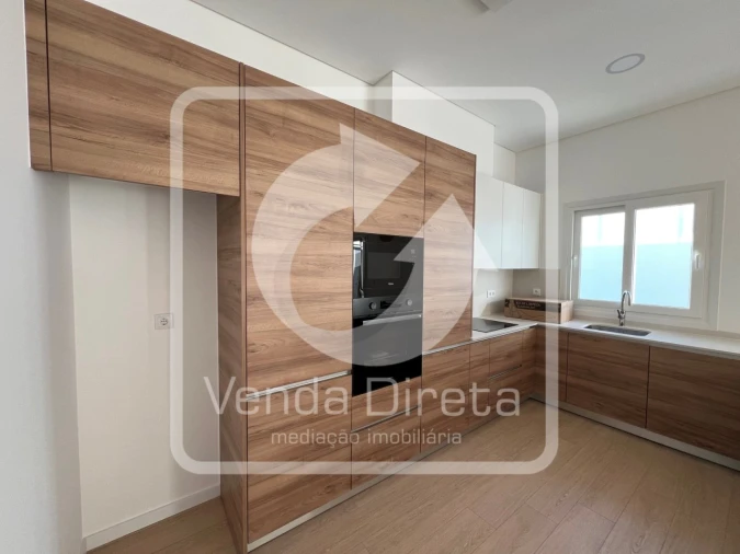 Moradia T4 para Venda em Fernao Ferro Foto 3