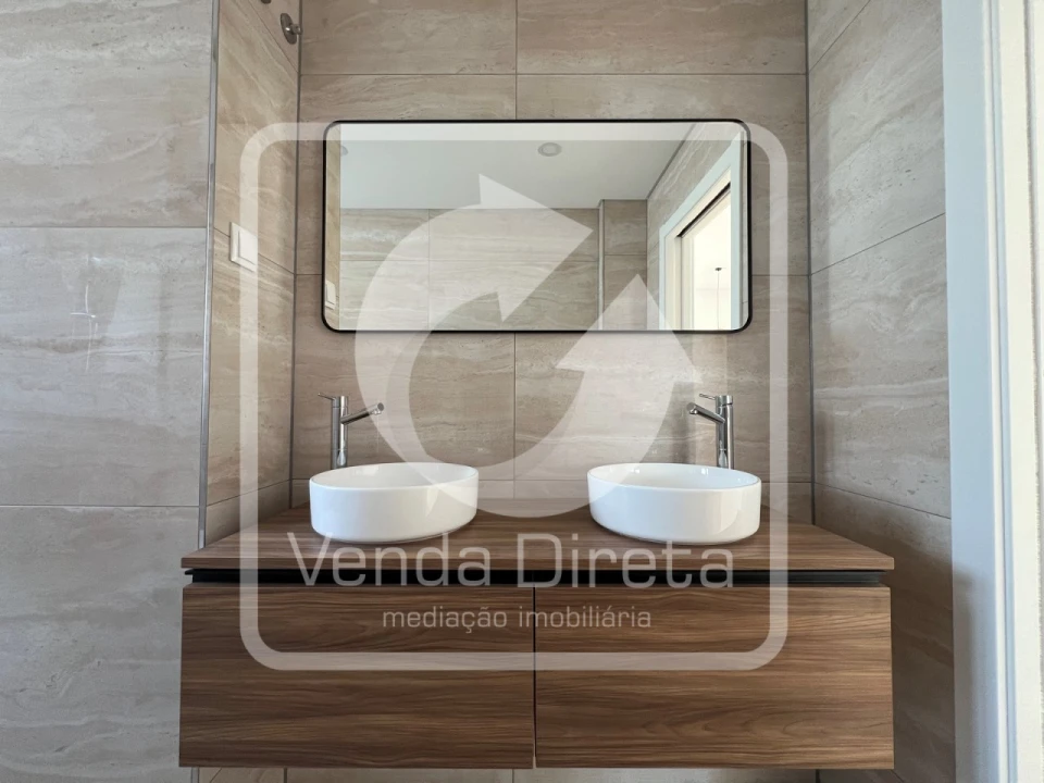 Moradia T4 para Venda em Fernao Ferro Foto 7