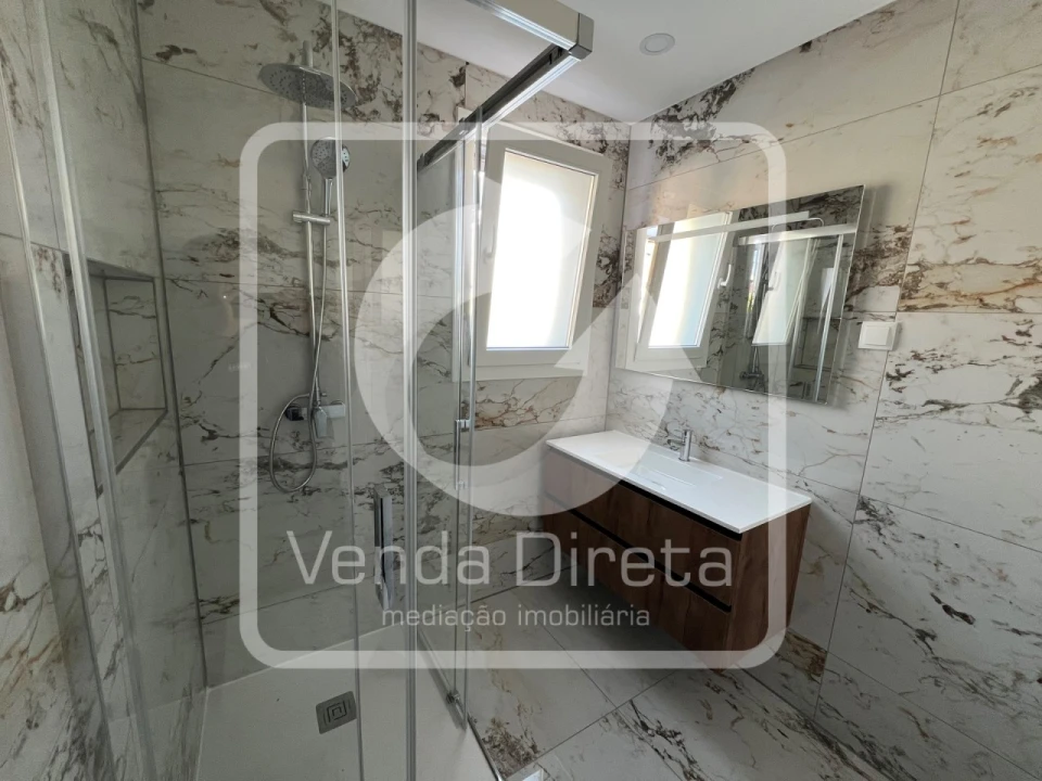 Moradia T4 para Venda em Fernao Ferro Foto 12