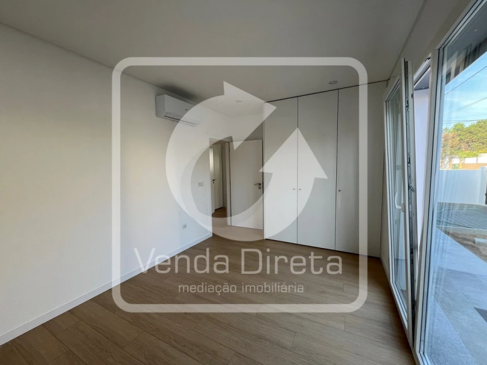 Moradia T4 para Venda em Fernao Ferro Foto 17