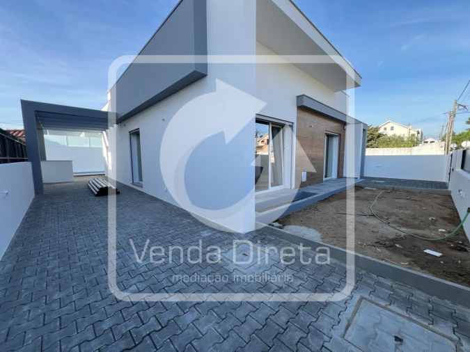 Moradia T4 para Venda em Fernao Ferro Foto 30