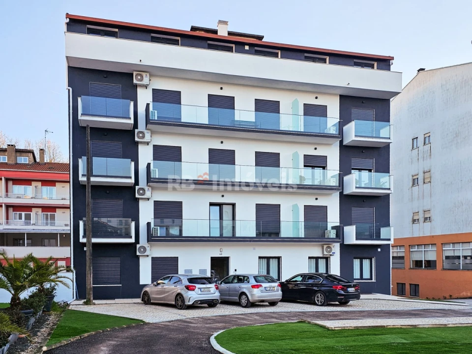 Apartamento T4 para Venda em Fatima Foto 1