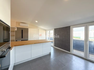 Apartamento T4 para Venda em Fatima