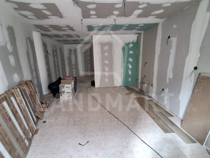 Apartamento T1 para Venda em Turquel Foto 2