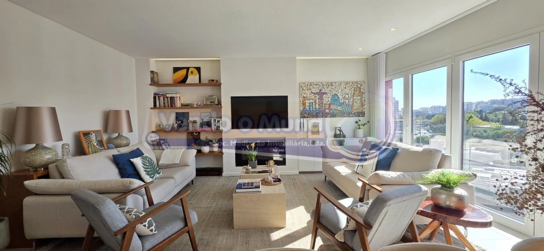 Apartamento T3 para Venda em Póvoa de Santa Iria e Forte da Casa Foto 3