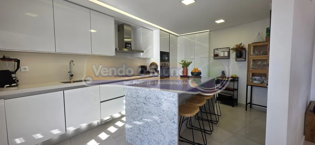 Apartamento T3 para Venda em Póvoa de Santa Iria e Forte da Casa Foto 10