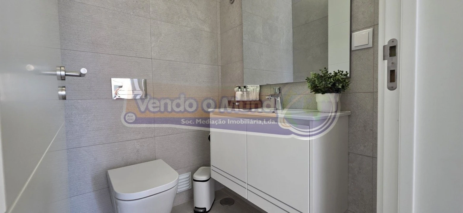 Apartamento T3 para Venda em Póvoa de Santa Iria e Forte da Casa Foto 18