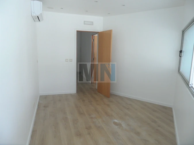 Loja para Arrendamento em São Martinho do Bispo e Ribeira de Frades Foto 9