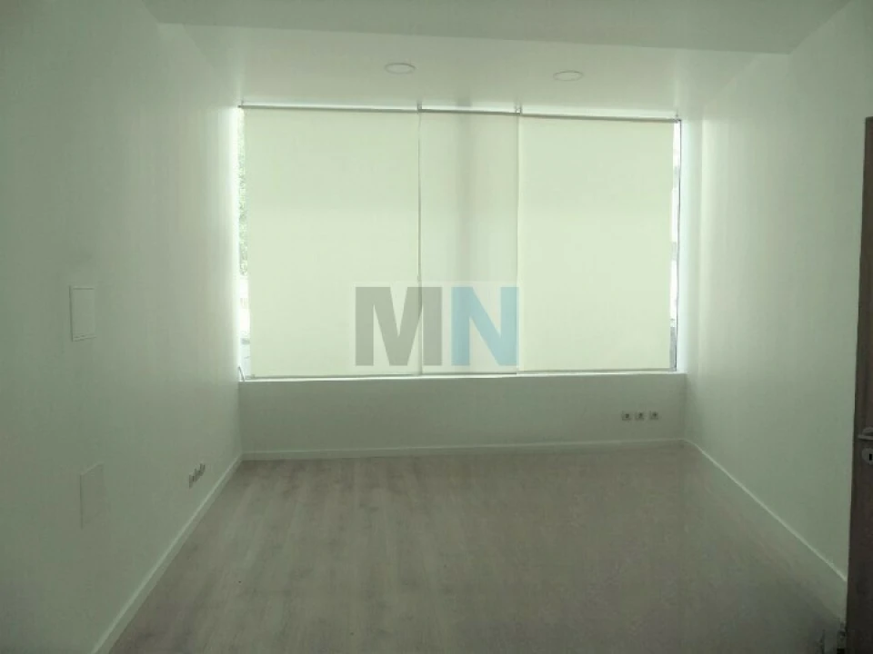 Loja para Arrendamento em São Martinho do Bispo e Ribeira de Frades Foto 1